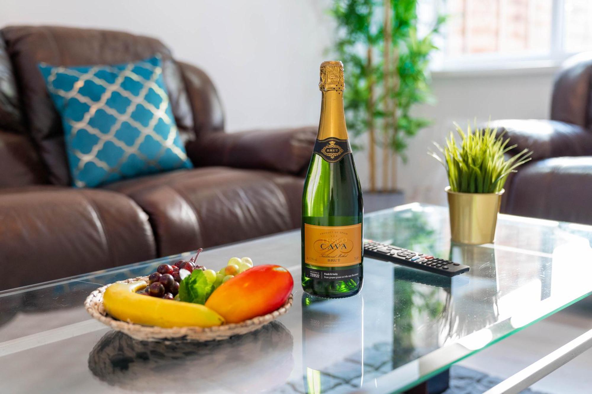 Five Bedroom Townhouse - Near City Centre - Edgbaston - On Street Parking - Wifi - Netflix - 974P バーミンガム エクステリア 写真