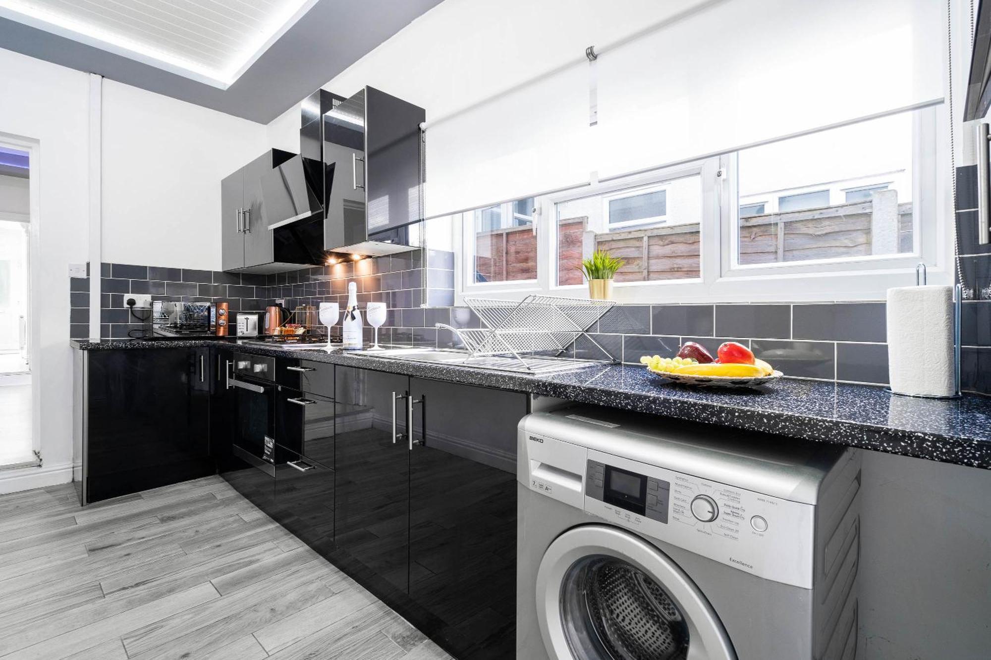 Five Bedroom Townhouse - Near City Centre - Edgbaston - On Street Parking - Wifi - Netflix - 974P バーミンガム エクステリア 写真
